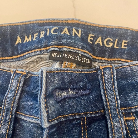 Like-new American Eagle Hi-Rise Jegging (Next Level Stretch) Size = US 6 - Picture 4 of 6